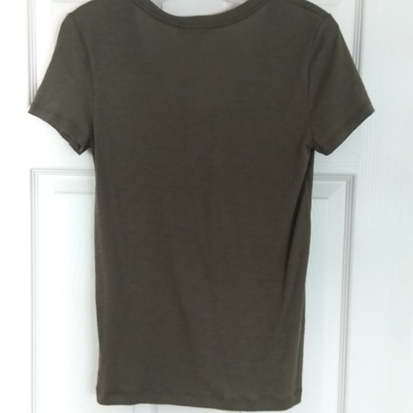 38. NWT Express One Eleven T-shirt Forest Green - Picture 4 of 5